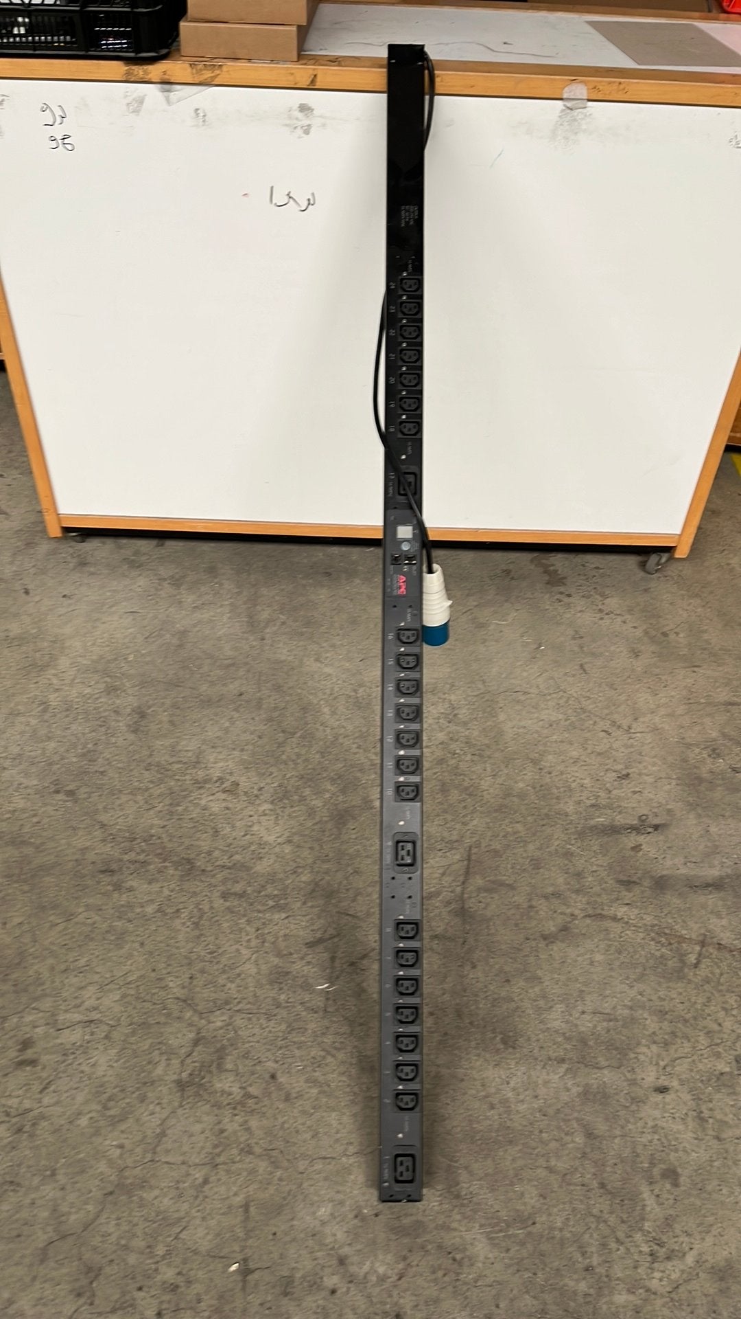 APC Switched ZeroU Rack PDU 16A 230V (21)C13&(3)C19, Ophalen, Gebruikt, 132 Fairgrounds Rd, West Kingston, RI 02892, USA, APC by Schneider Electric