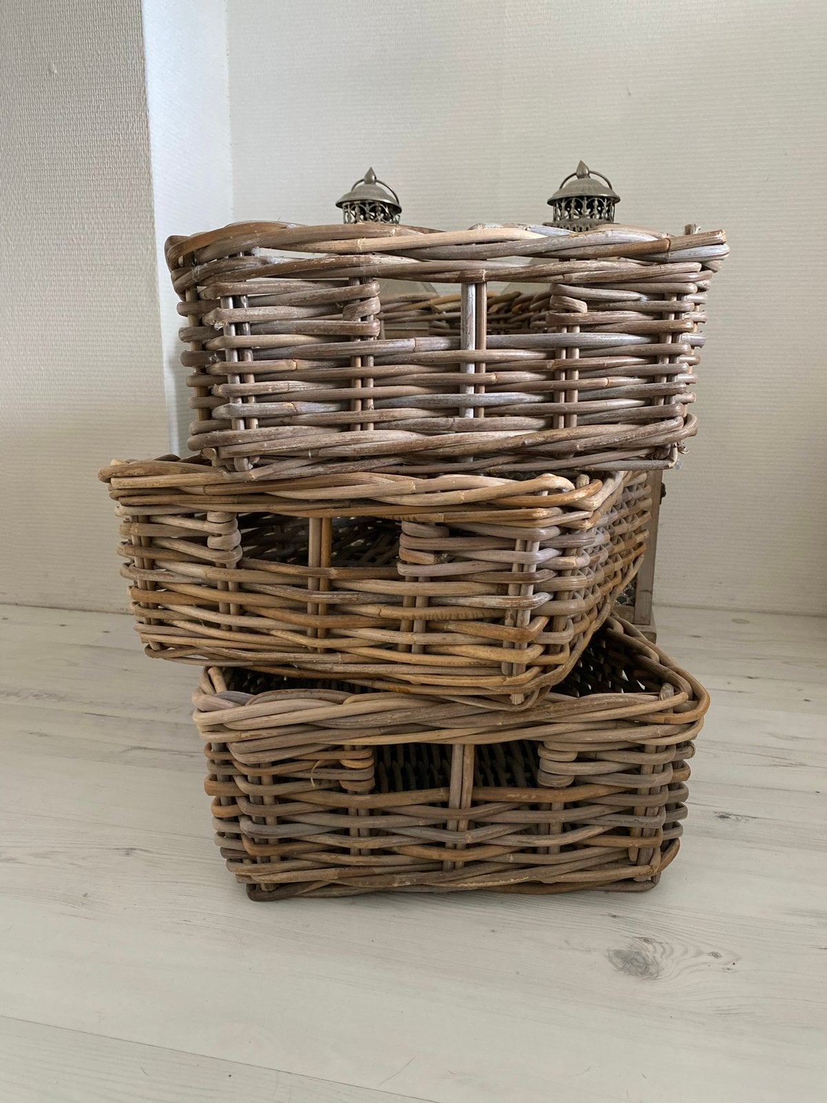 Set van 3 rieten/rotan manden, Huis en Inrichting, Woonaccessoires | Schalen en Manden, Gebruikt, Mand, Rechthoekig, Riet, Gevlochten