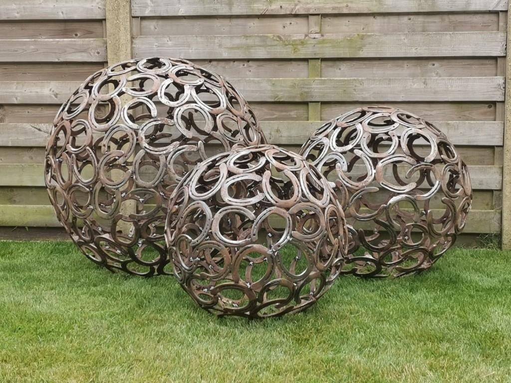 Hoefijzer bollen , paardenhoofd, hoefijzerkunst, Tuin en Terras, Tuinbeelden, Ophalen, Nieuw, Metaal, Abstract beeld