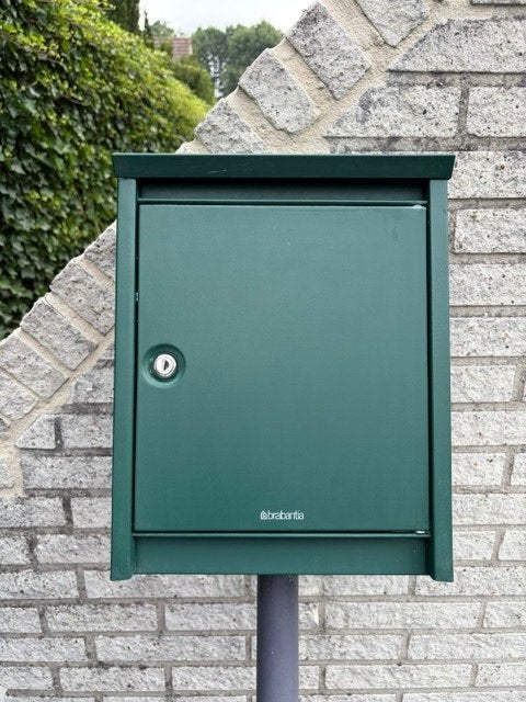 Brievenbus Brabantia - zo goed als nieuw, Tuin en Terras, Brievenbussen, Ophalen, Zo goed als nieuw, Staal, Staande brievenbus