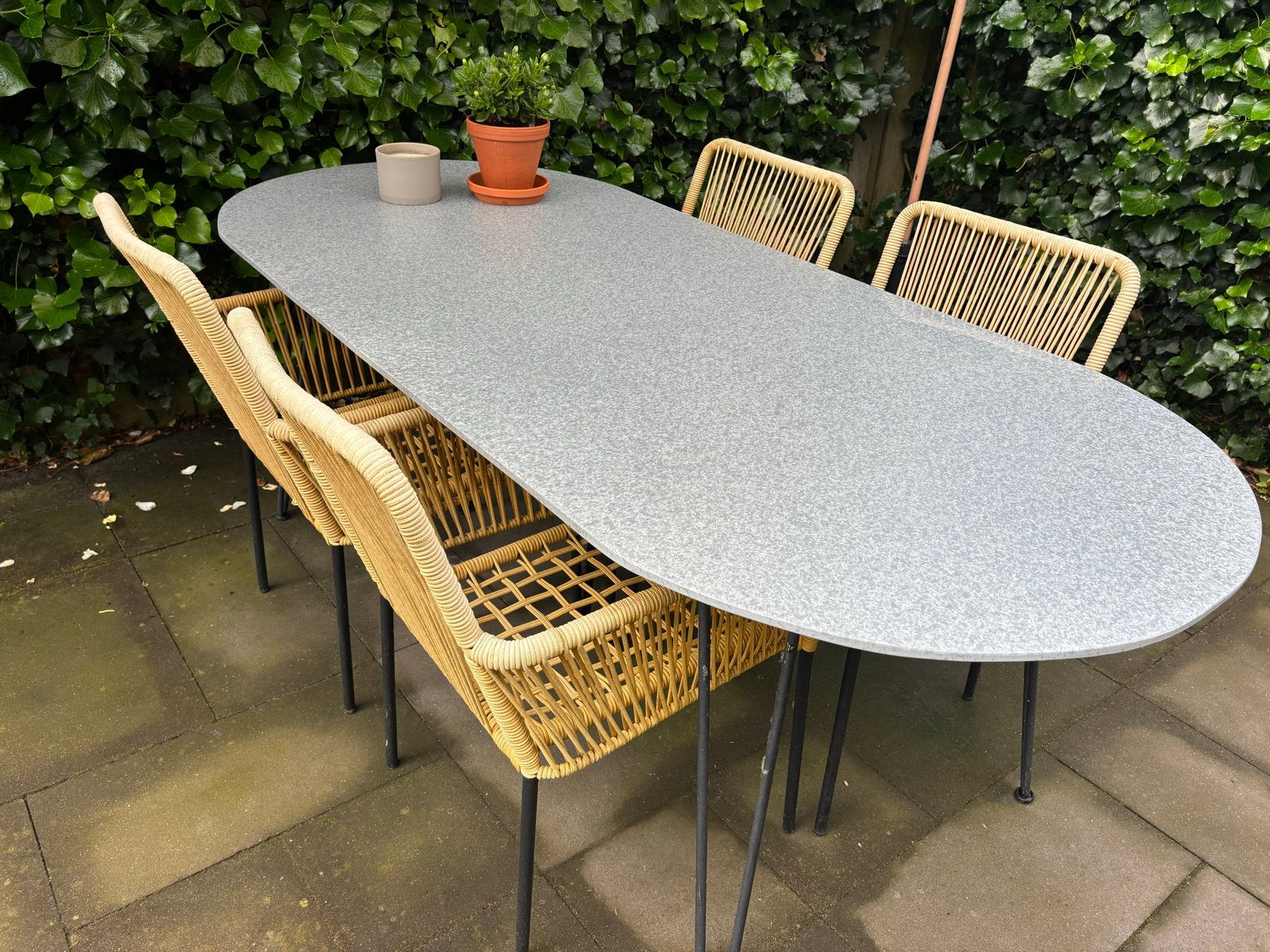 Vintage tuinset met ovale tafel en 4 rotan stoelen, Ophalen, 4 zitplaatsen, Gebruikt, Eettafel
