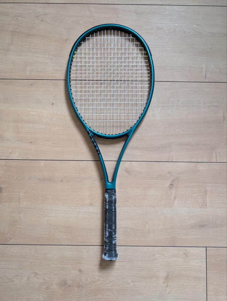 Wilson Blade 98 V9, Sport en Fitness, Tennis, L2, Ophalen of Verzenden, Zo goed als nieuw, Wilson