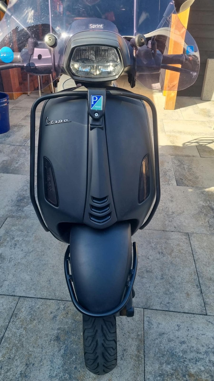 Vespa Sprint Notte Mat Zwart - Zo goed als nieuw, Fietsen en Brommers, Ophalen, Maximaal 45 km/u, Vespa S, Zo goed als nieuw