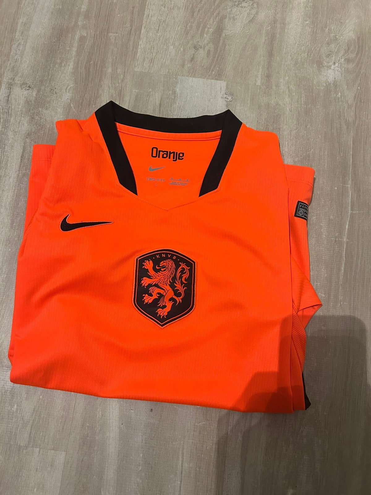 Nederland shirt 2026, Sport en Fitness, Voetbal, Maat M, Ophalen of Verzenden, Zo goed als nieuw, Shirt