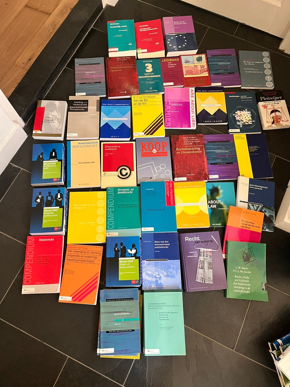 44 boeken studie rechten, Ophalen, Alpha, Zo goed als nieuw, WO