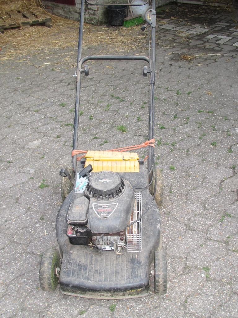 grasmaaier, Tuin en Terras, Grasmaaiers, Gebruikt, Briggs & Stratton, Ophalen of Verzenden, Opvangbak