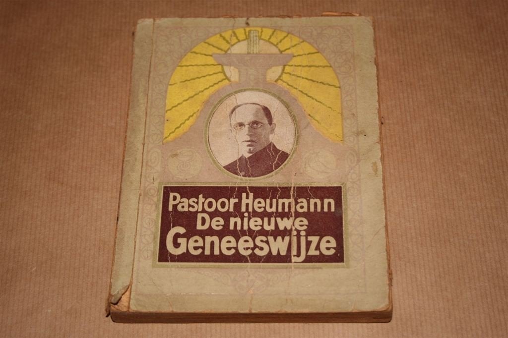 De nieuwe geneeswijze — Oud medisch werk van Pastoor Heumann, Ophalen of Verzenden, Gelezen