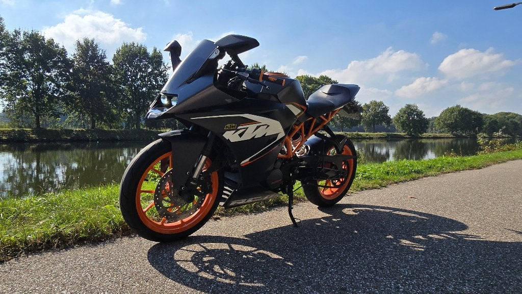 KTM RC 125 | Nette staat | Akrapovic | 27.466 km, Occasion, 125 cc, 11 kW of minder, ABS