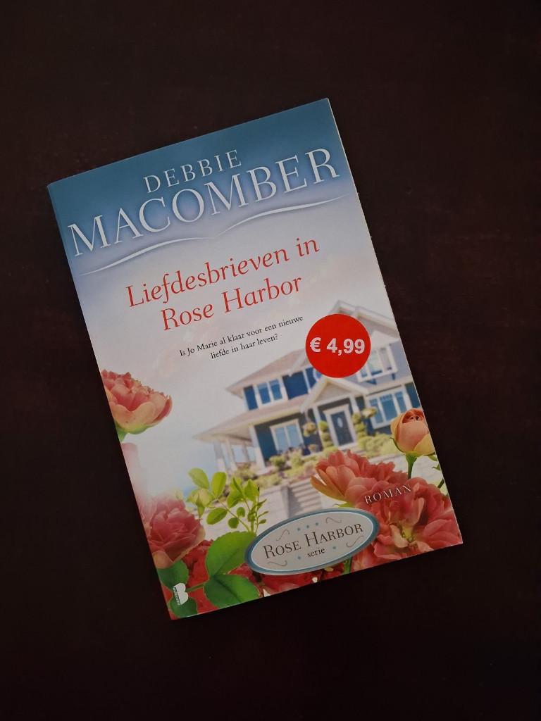 Debbie Macomber - liefdesbrieven in Rose Harbor, Ophalen of Verzenden, Zo goed als nieuw