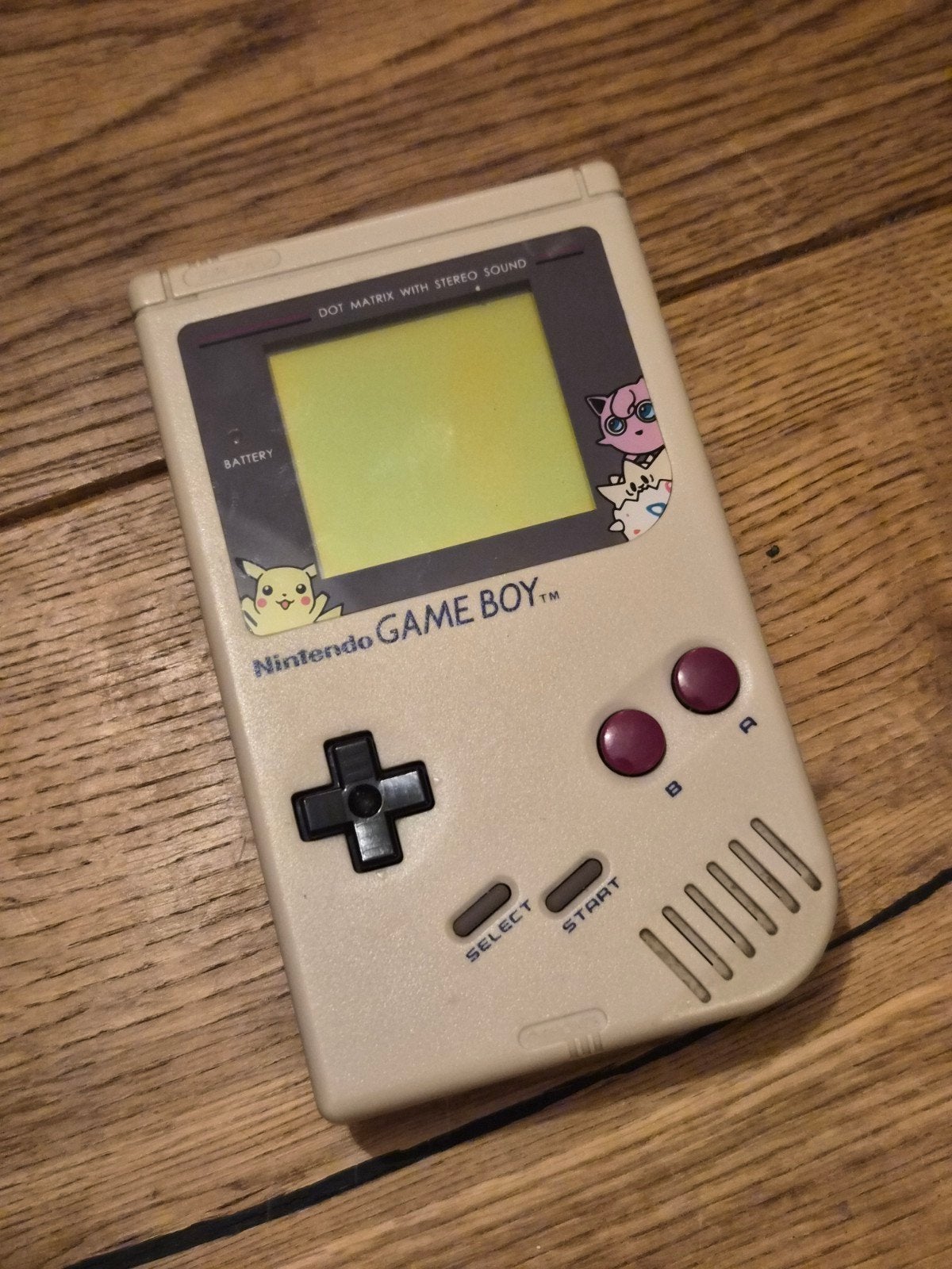 Gameboy Classic met Pikachu scherm - streep in scherm, Gebruikt, Overige genres, 1 speler, Ophalen of Verzenden