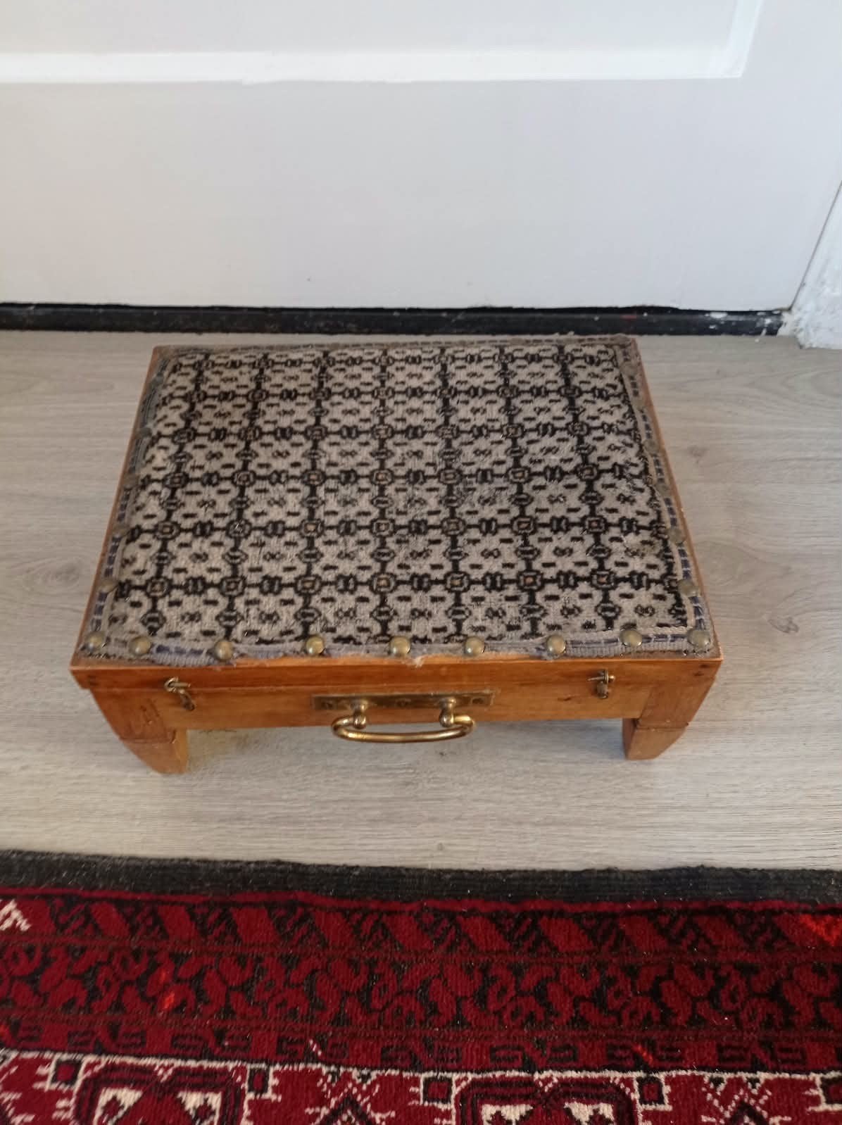 Vintage houten voetenbankje met opbergruimte, Ophalen of Verzenden