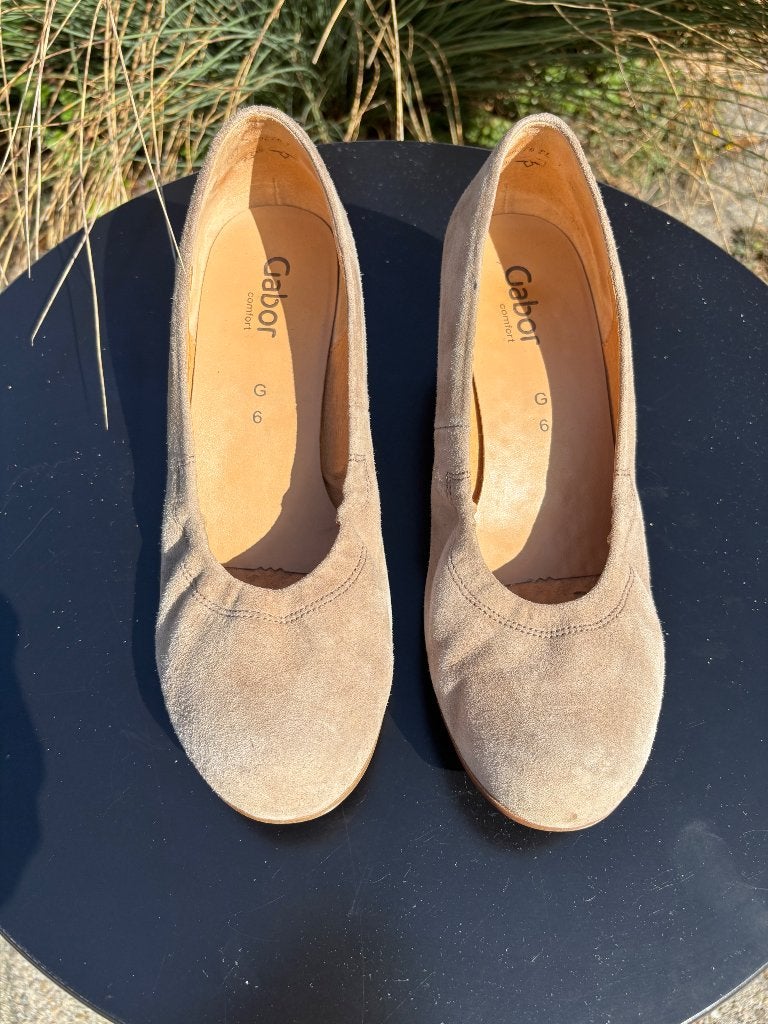 Gabor m/elast voorvoet 40, Schoenen met lage hakken, Beige, Gabor, Ophalen of Verzenden