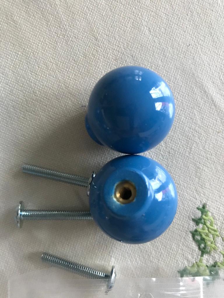 7 blauwe kastknopjes, Ophalen of Verzenden, Nieuw, Overige materialen, Klink of Kruk
