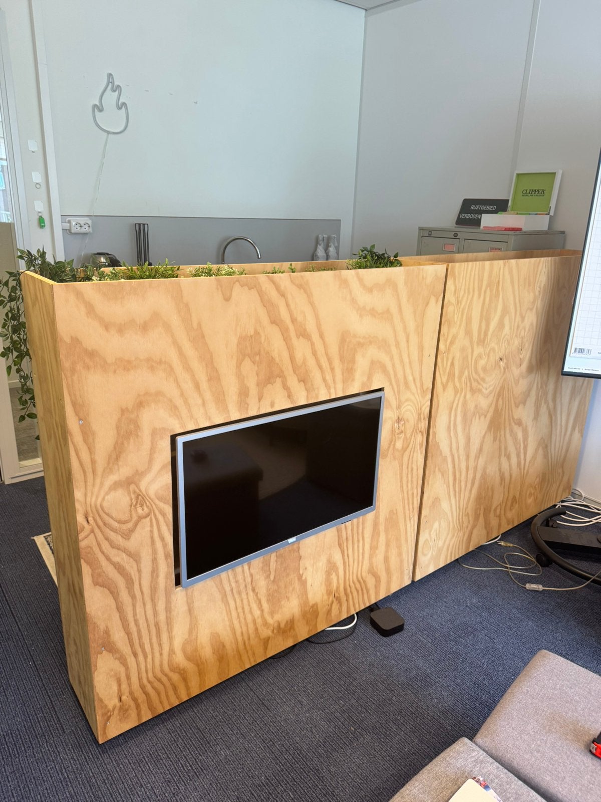 Mooie houten roomdivider incl ingebouwde TV, Ophalen, Zo goed als nieuw