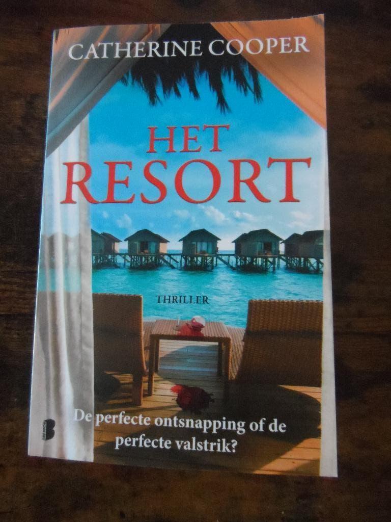Catherine Cooper - Het resort, Boeken, Thrillers, Zo goed als nieuw, Ophalen of Verzenden