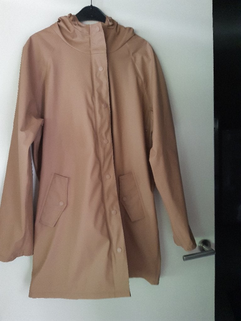 NIEUWE HEMA REGENJAS.  MAAT L, Bruin, Maat 42/44 (L), Nieuw, Ophalen of Verzenden