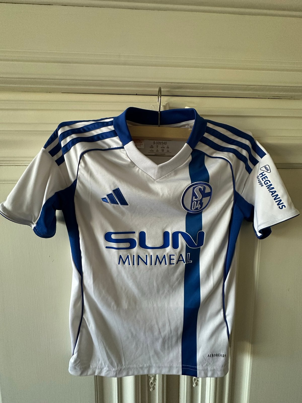 Orgineel Adidas Schalke 04 uitshirt 2025/2026  Maat 140, Verzamelen, Sportartikelen en Voetbal, Ophalen of Verzenden, Gebruikt