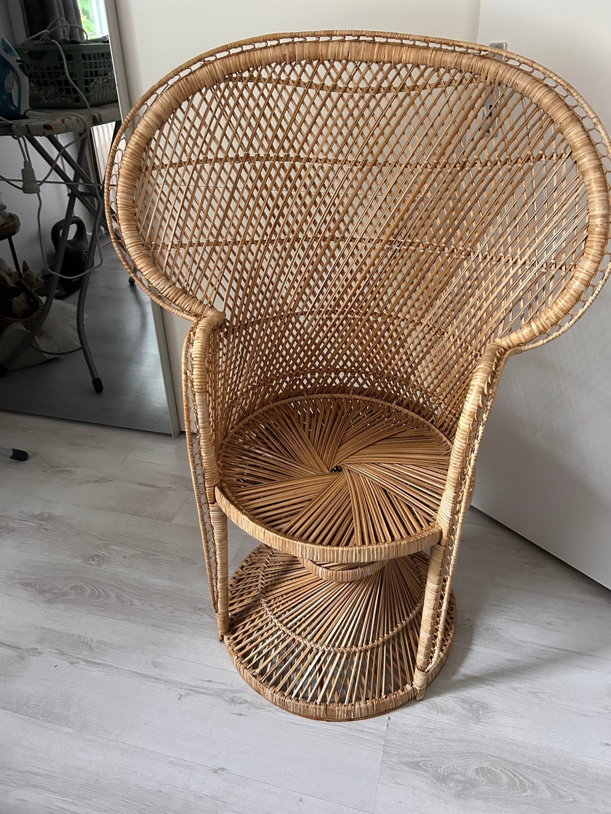 Te koop Vintage Rotan Pauwenstoel Bohemian stijl, Bohemian stijl, Minder dan 75 cm, Riet of Rotan, Ophalen of Verzenden