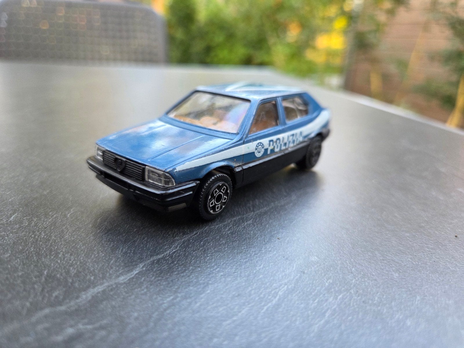 alfa romeo 33 polizia Bburago made in italy, Hobby en Vrije tijd, Modelauto's | 1:43, Ophalen, Gebruikt, Auto, Overige merken