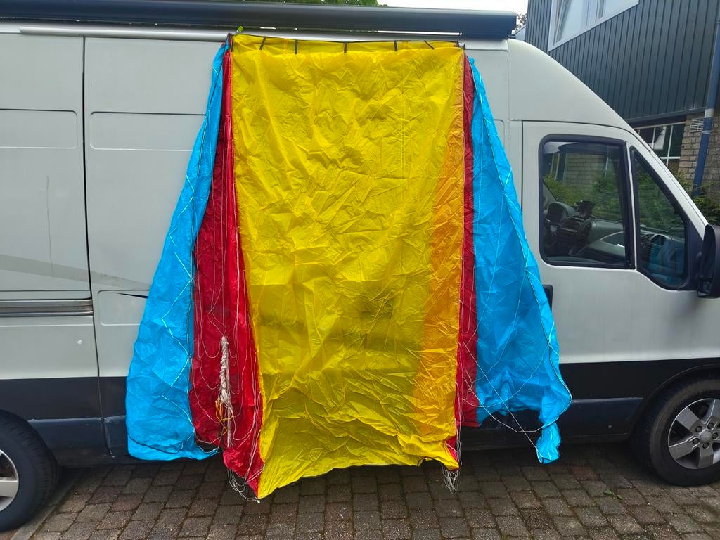 Nasa Wing 300 kite - Geel, Rood, Blauw, Watersport en Boten, Kitesurfen, Gebruikt, Geen board, Ophalen of Verzenden, Kite