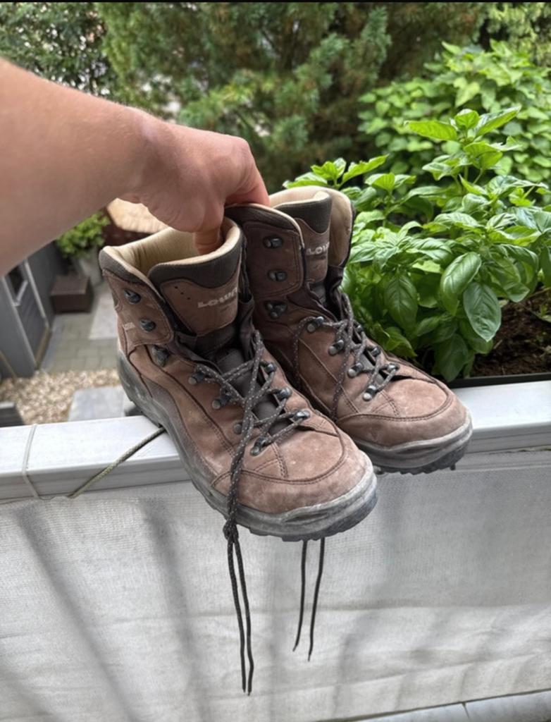 Lowa bergschoenen / wandelschoenen maat 44, Ophalen of Verzenden, Gebruikt, Schoenen