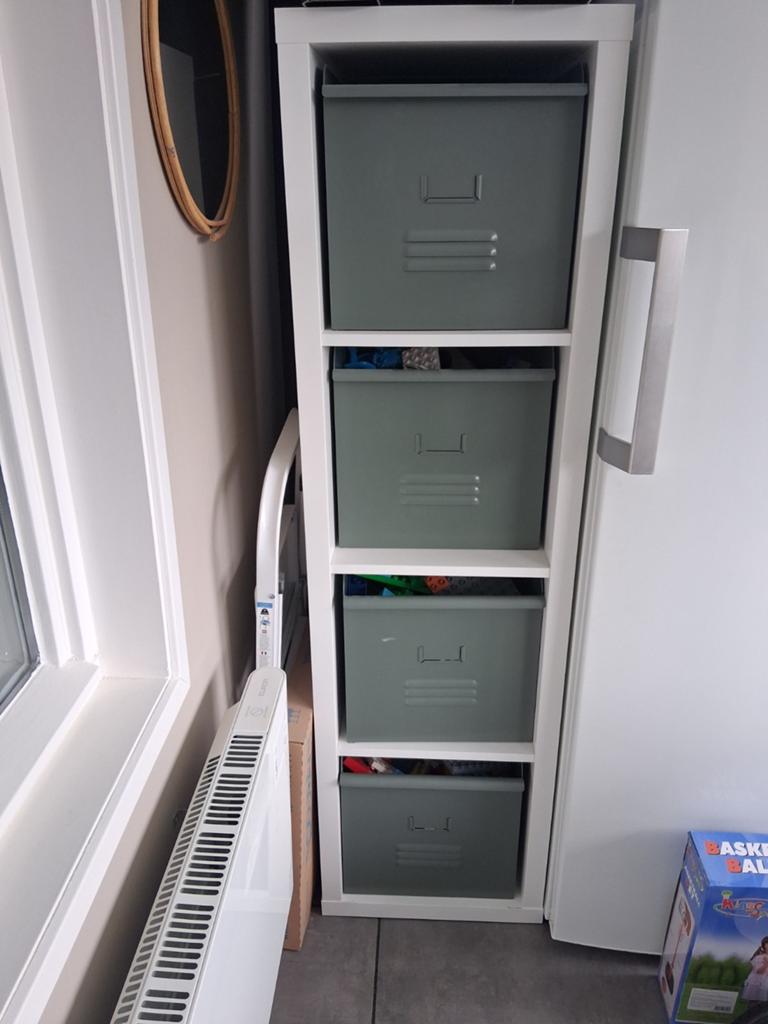 Op berg kast met stalen bakken, Minder dan 50 cm, 100 tot 150 cm, Zo goed als nieuw, Met lade(s)