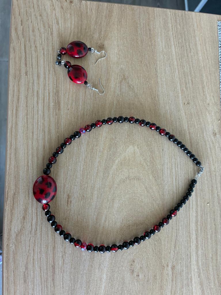 Handgemaakte Ketting en Oorbellen Set - Lieveheersbeestje, Ophalen of Verzenden, Nieuw, Rood, Overige materialen