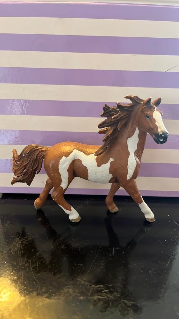 Schleich paard pinto hengst., Ophalen of Verzenden, Zo goed als nieuw, Paard, Beeldje of Figuurtje