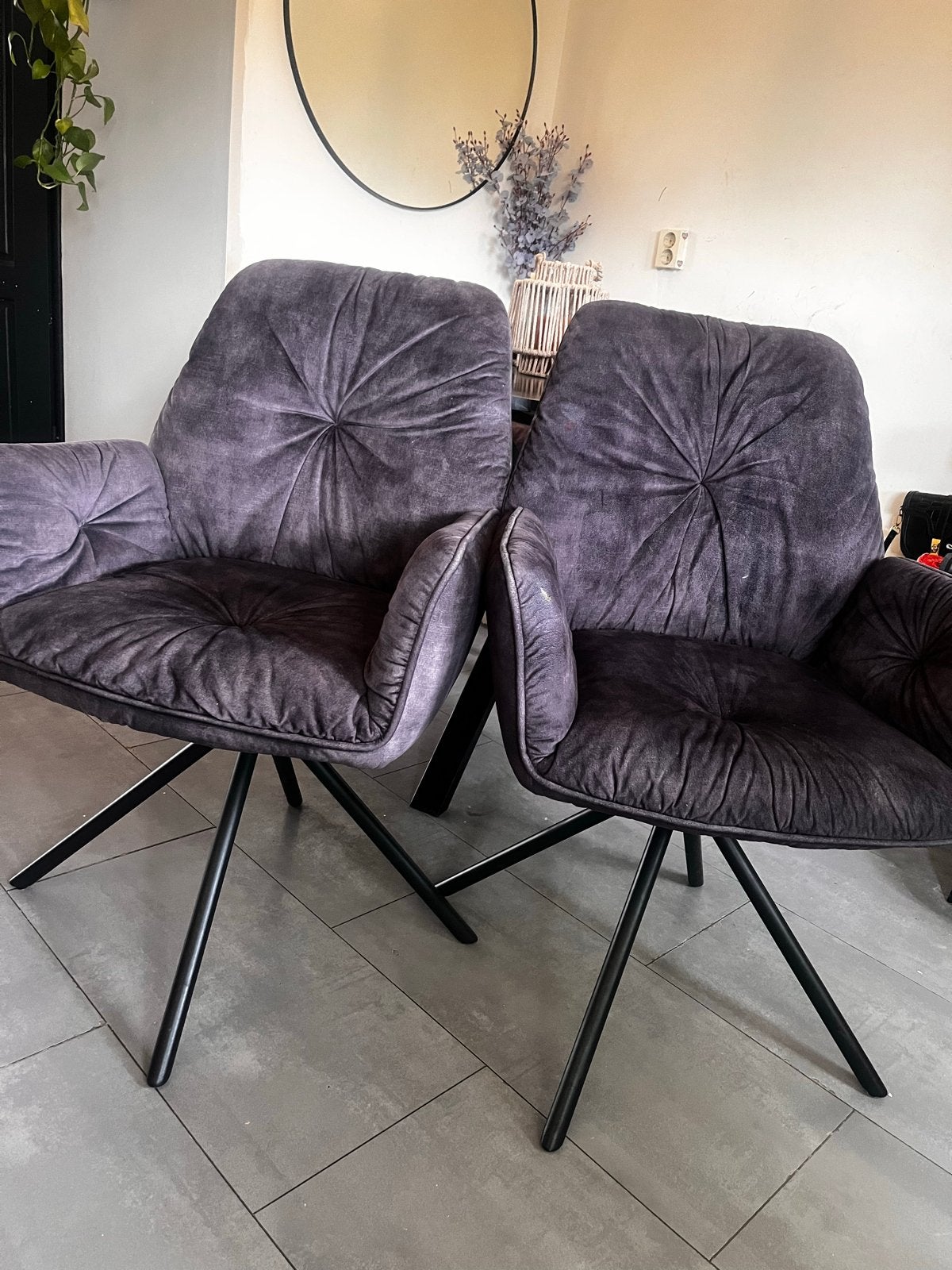 2x Comfortabele draaibare eetkamerstoelen - Grijs stof, Huis en Inrichting, Stoelen, Gebruikt, Twee, Ophalen of Verzenden, Stof