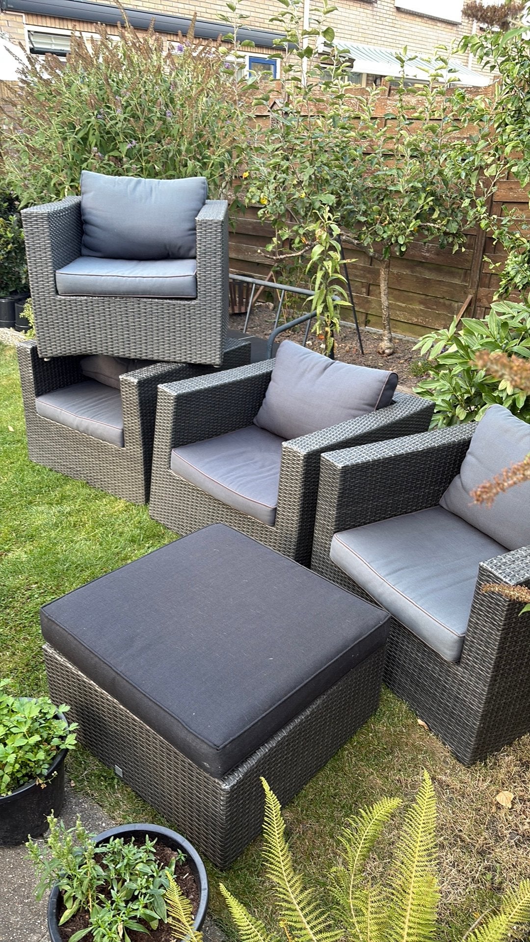 Tuinset stoelen en tafel, Tuin en Terras, Ophalen, 4 zitplaatsen, Gebruikt, Bijzettafel