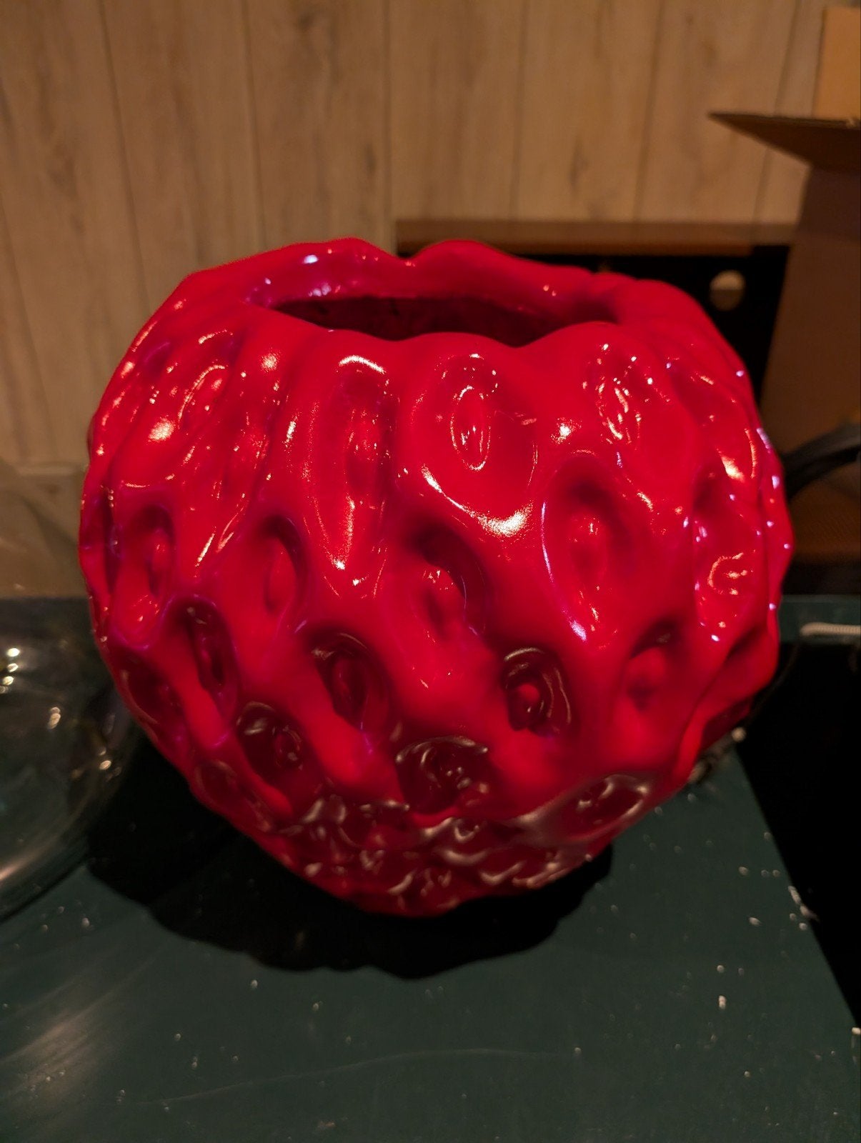 Opvallende Aardbei Bloempot - Rood en Uniek Design, Tuin en Terras, Bloempotten, Ophalen, Rond, Zo goed als nieuw, Balkon