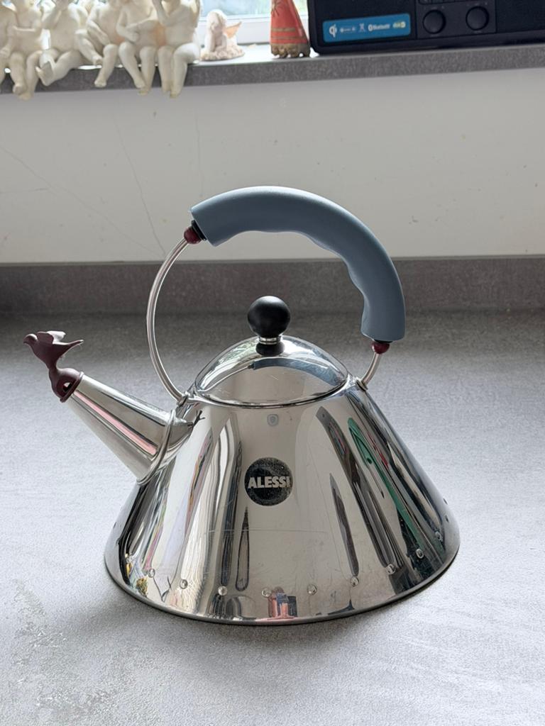 Alessi fluitketel en katten voerbakje, Theepot/fluitketel, Gebruikt, Zilver, Ophalen of Verzenden