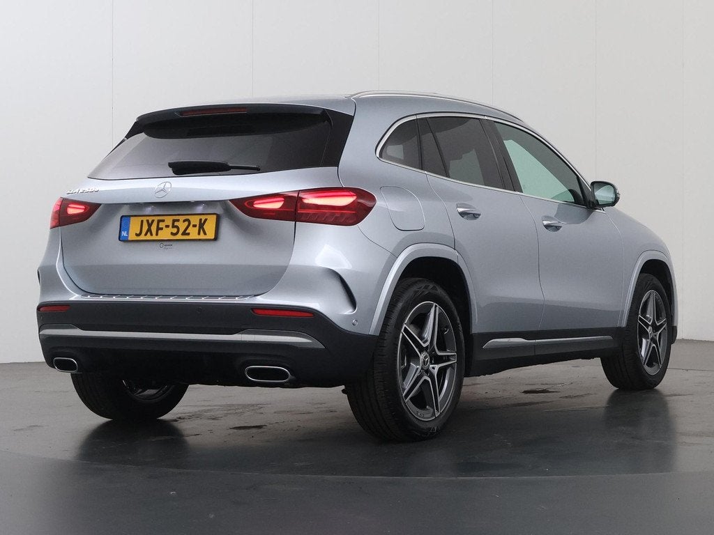 Mercedes-Benz GLA-klasse 250 e Business Solution AMG | Trekh, Auto's, Mercedes-Benz, 4 cilinders, 16 kWh, Bedrijf, 32 km/l