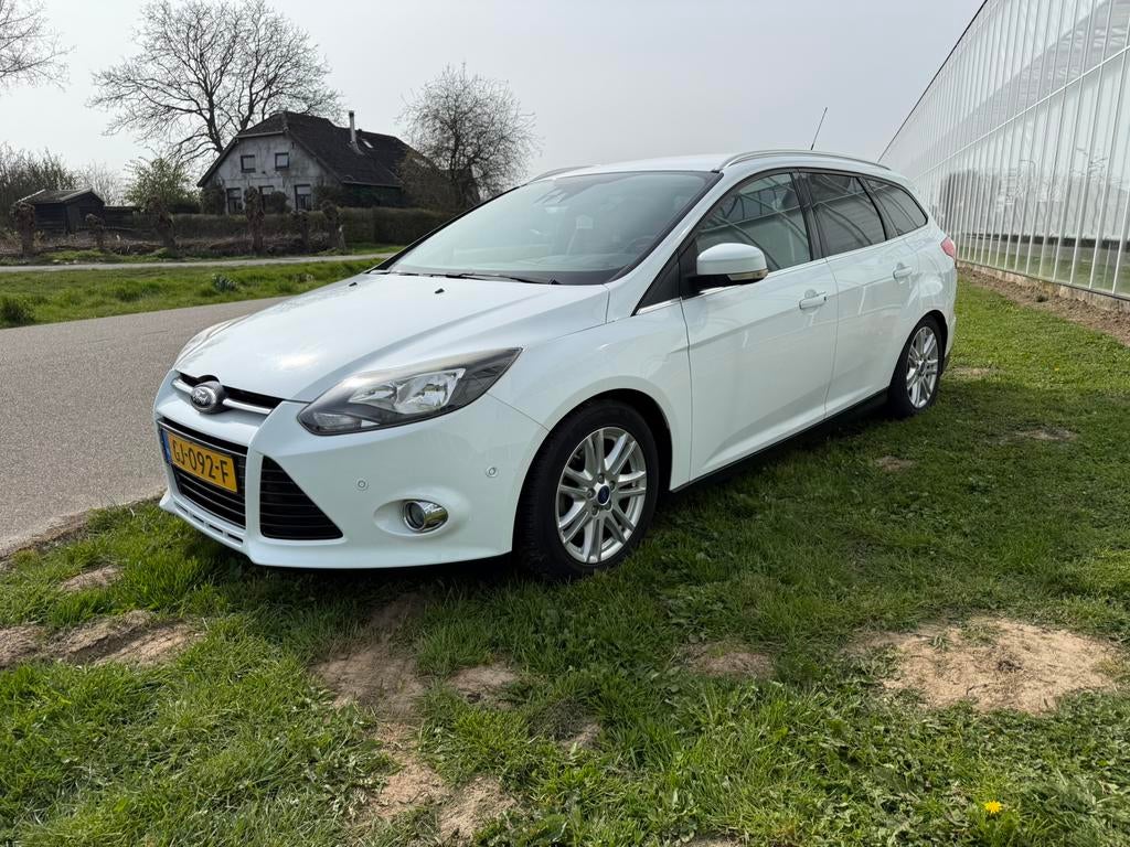 Ford Focus 1.0 Ecoboost 2014 nieuwe distributie, Euro 5, Wit, Handgeschakeld, 998 cc