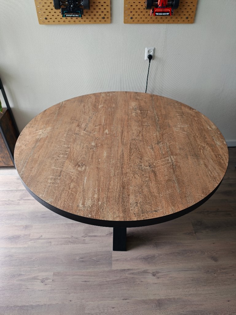 Ronde eettafel 130cm met stevige stalen poten, Rond, Zo goed als nieuw, Modern industrieel, Vier personen