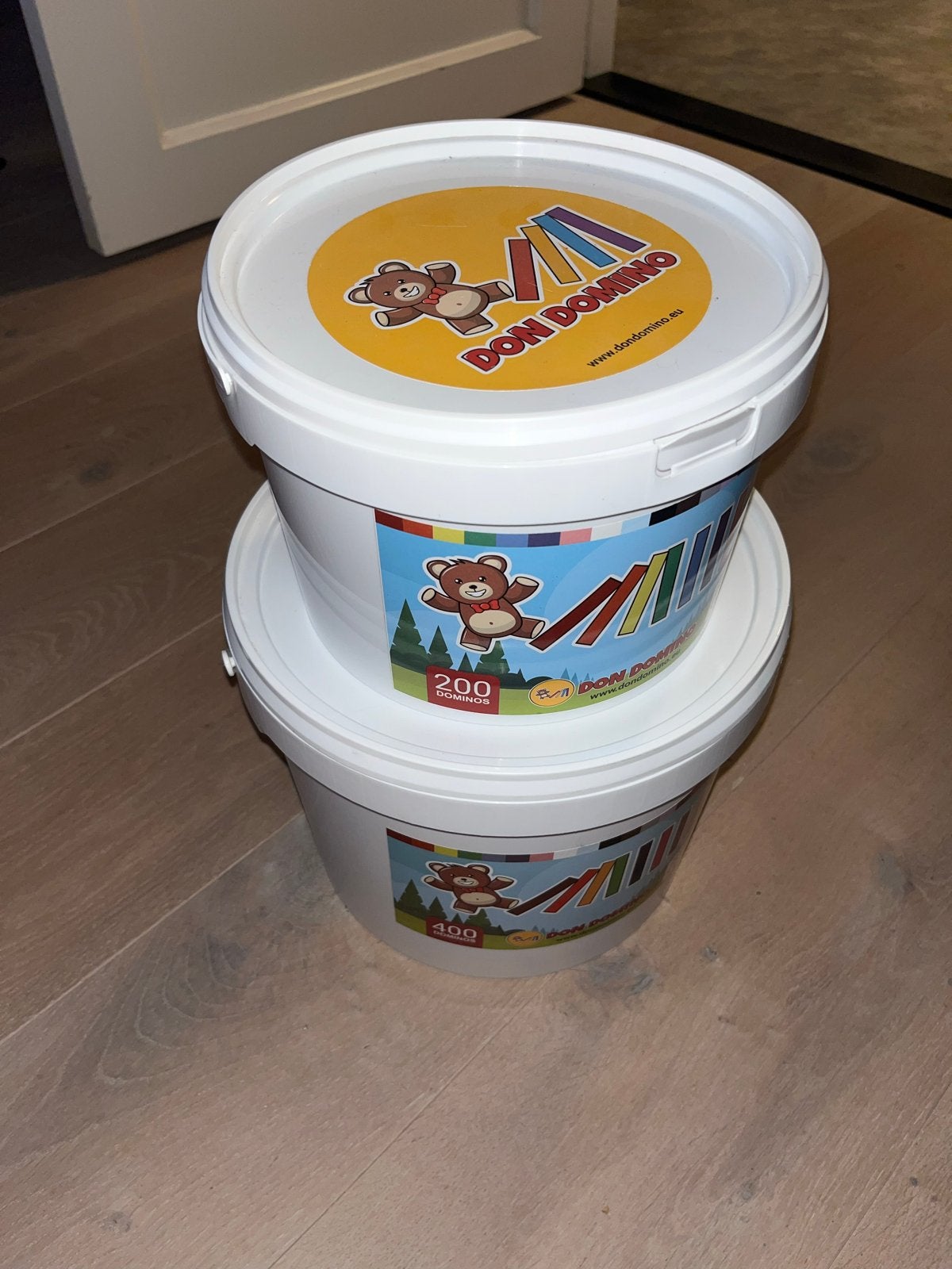 Don Domino - 2 emmers met 600 kleurrijke dominostenen, Ophalen, Nieuw, Bouwen