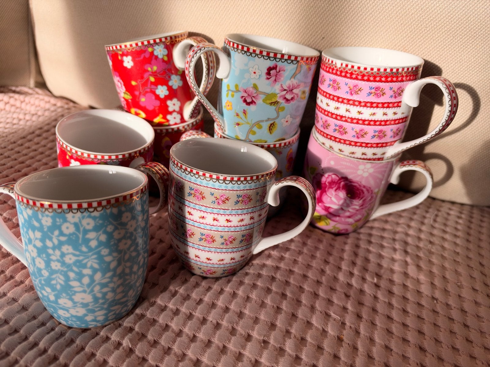 9 Pip Studio koffie mokken in diverse kleuren en patronen, Pip Studio, Zo goed als nieuw, Modern, Porselein