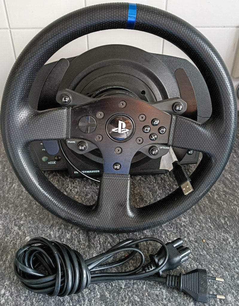 thrustmaster t300 racestuur met pedalen (zonder tafelklem), Ophalen, Zo goed als nieuw, PlayStation 3