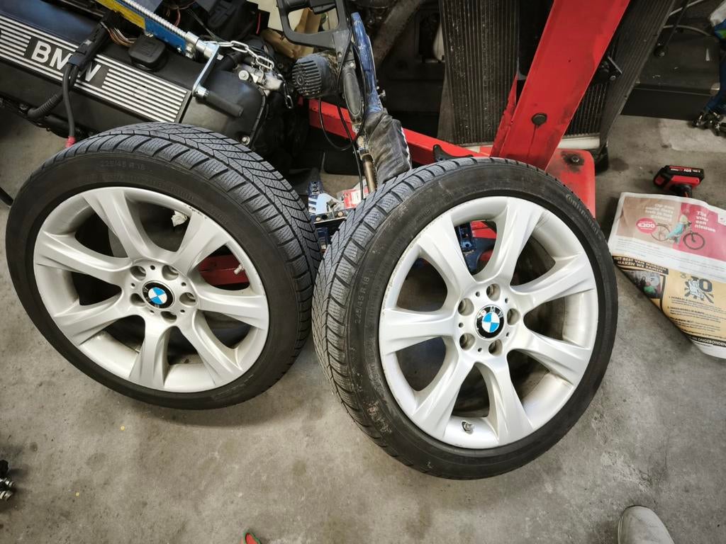 BMW E90 E91 E92 E93 E9x 18" styling 396 velgen winterbanden, Ophalen, 18 inch, Idee, Conti