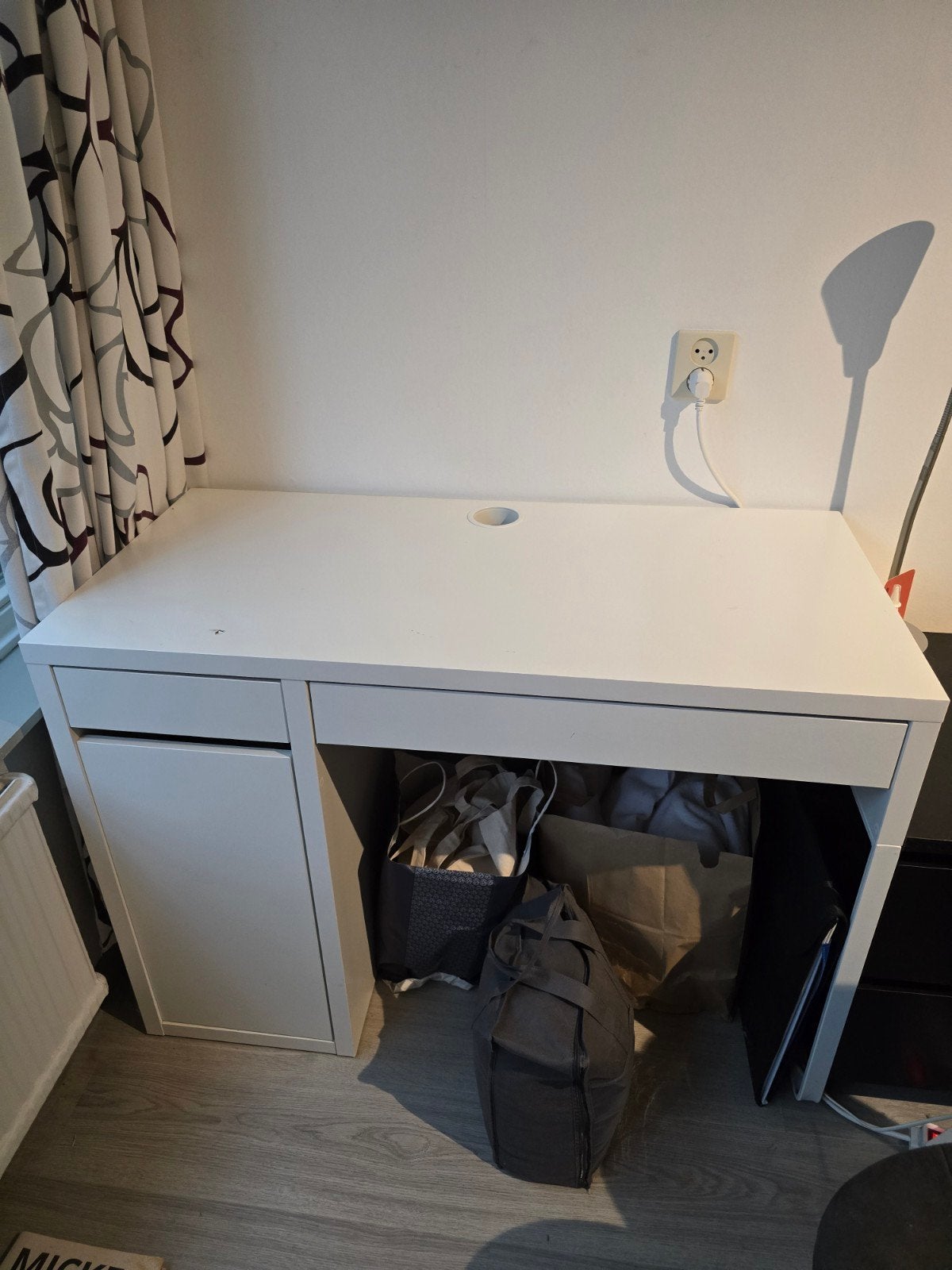 IKEA Micke bureau - wit, met lades en kastje, Ophalen, Met lades, Gebruikt, Spaanplaat of MDF