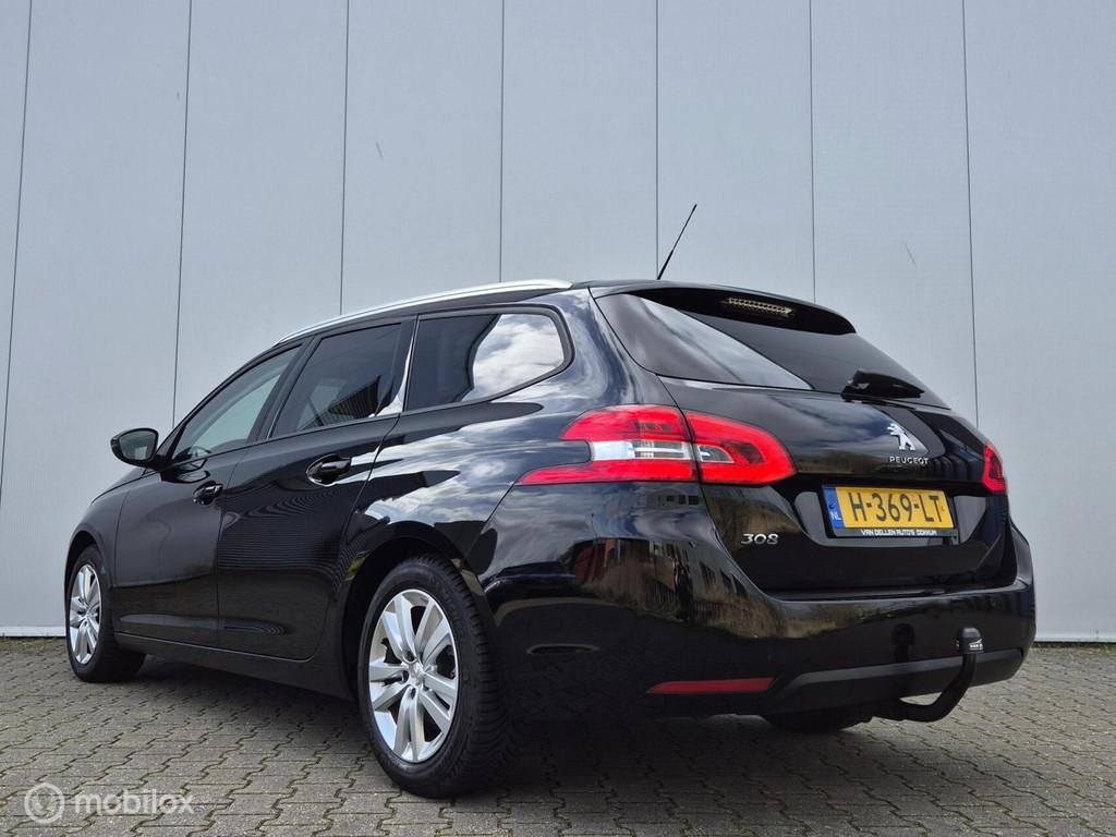 PEUGEOT 308 SW 1.2 PURETECH EXECUTIVE/PANO/LED/TREKHAAK/CARP, Voorwielaandrijving, Gebruikt, Euro 6, 1199 cc