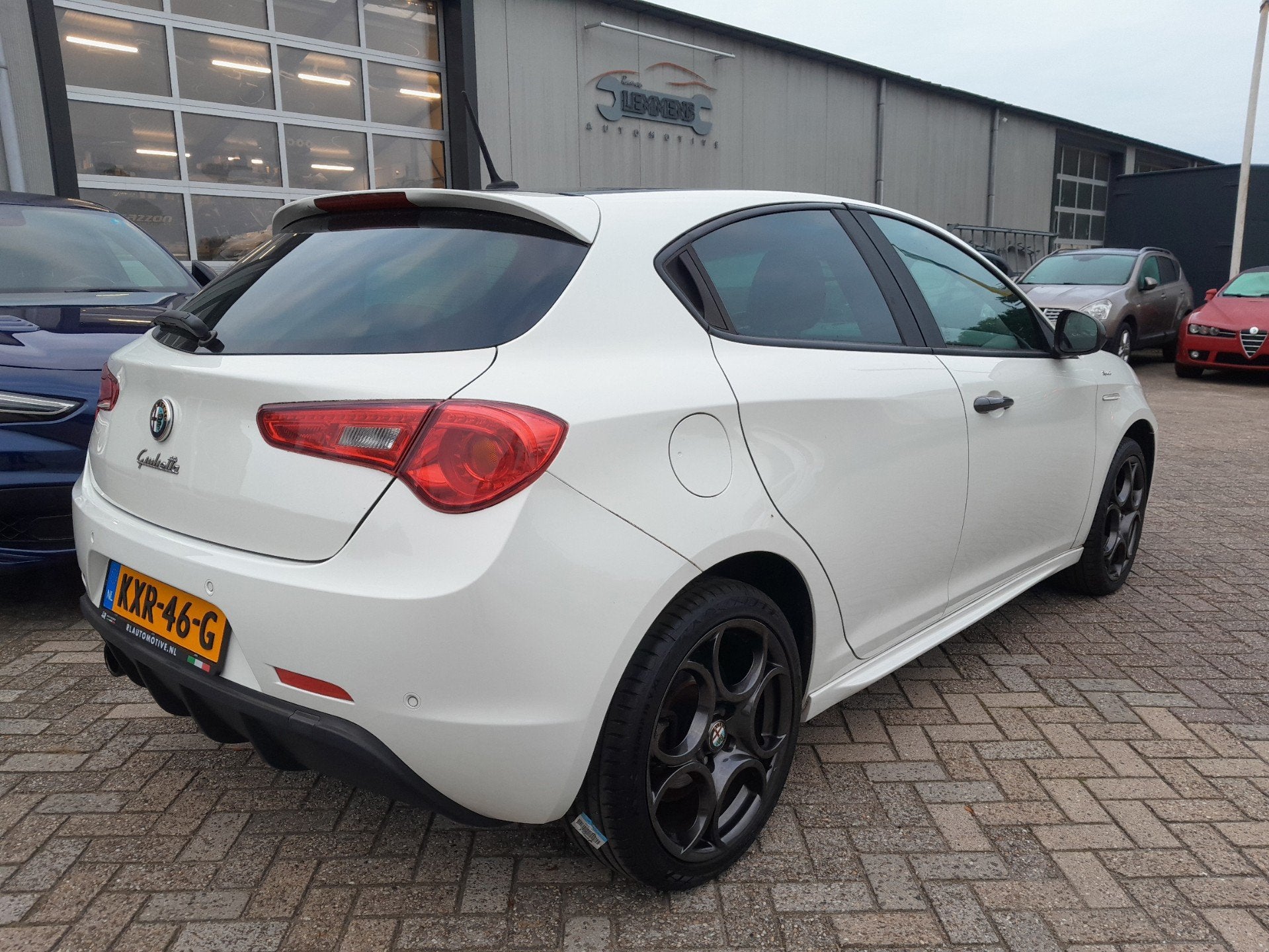 Alfa Romeo Giulietta 1.4 T Sprint - Schuif / kanteldak - Nav, Auto's, Voorwielaandrijving, Dealer onderhouden, Gebruikt, Euro 6