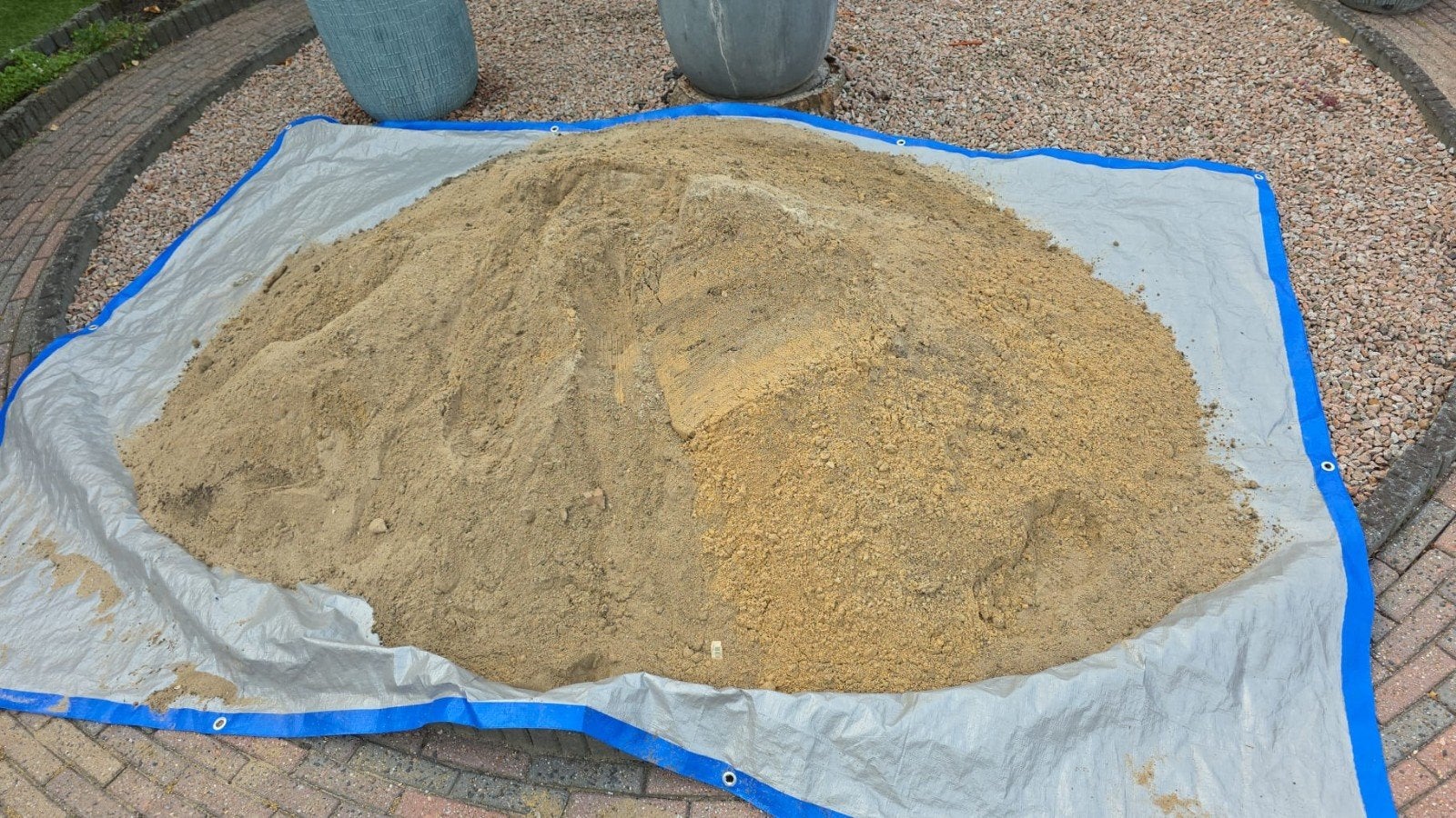 Grote berg ophoogzand of straatzand, Tuin en Terras, Zand, Ophalen of Verzenden, Gebruikt, Straatzand