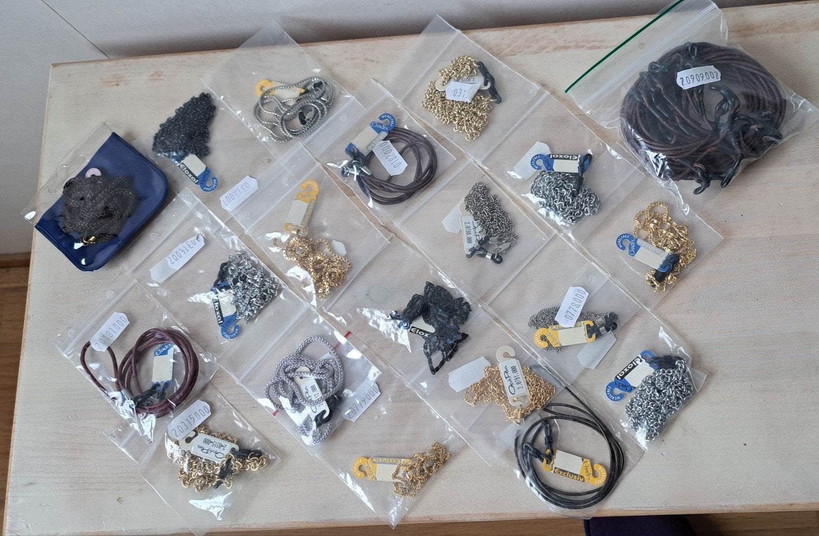 29x Brillenkoordjes/kettingen van Chadés, opti plus, Ophalen of Verzenden, Nieuw, Overige materialen