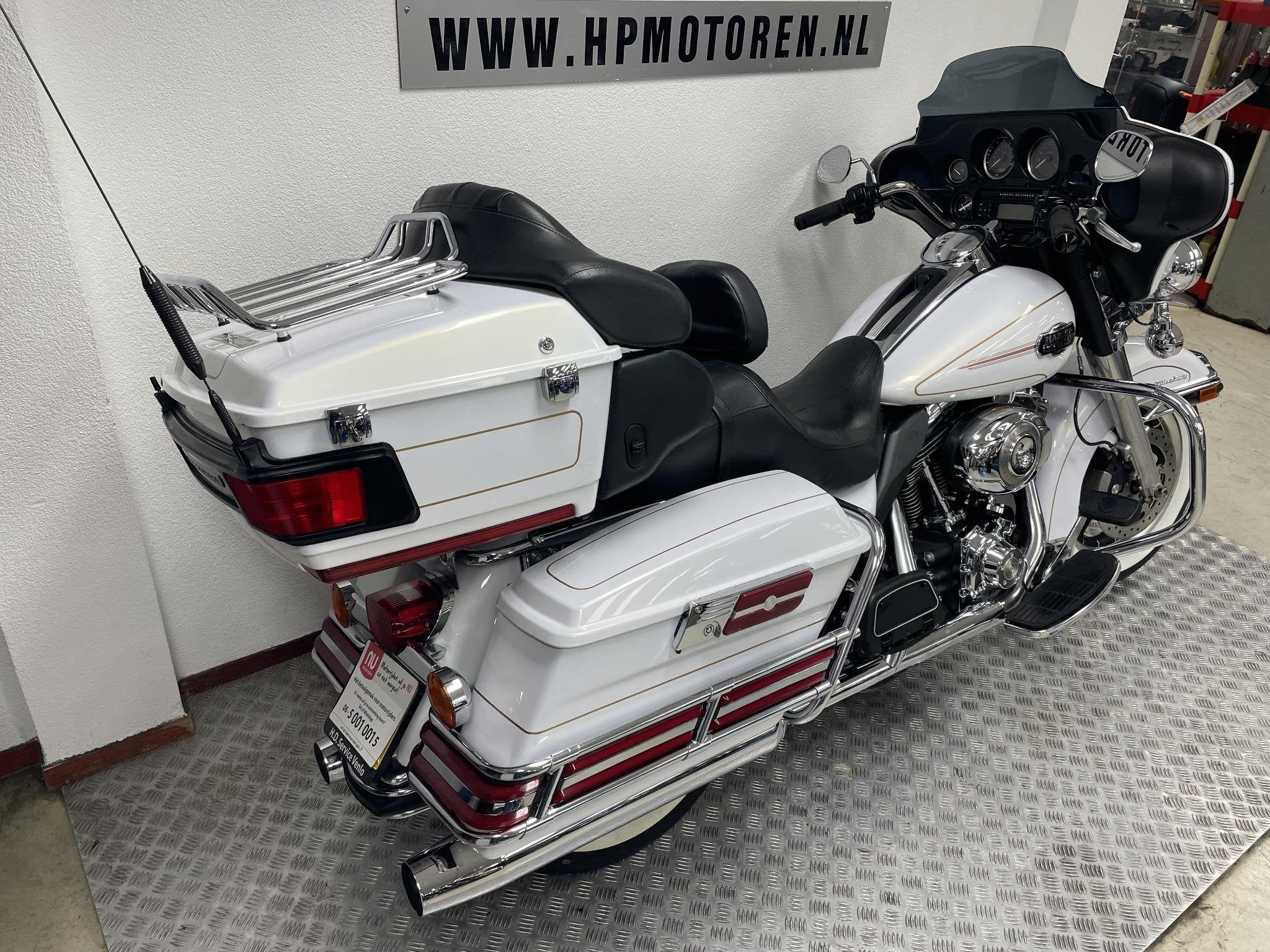 Harley Davidson FLHTCU ELECTRA GLIDE ULTRA CLASSIC 1584 ABS, Laan van Vredenoord 33
2289 DA  Rijswijk, NL, H-DCUSTOMERSERVICE@Harley-Davidson.com