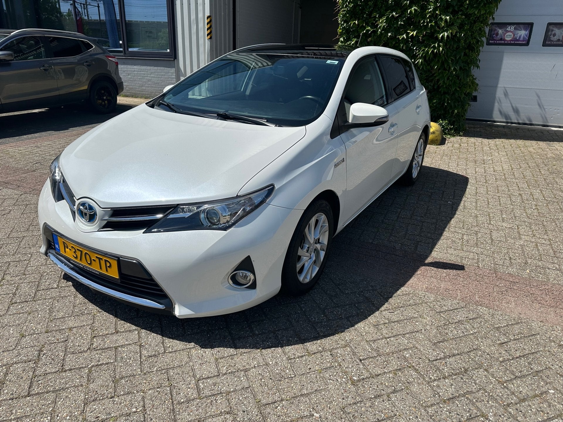 Toyota Auris 1.8 Hybrid Aspiration,PANORAMADAK, Camera, Euro 5, Gebruikt, 4 cilinders, Wit