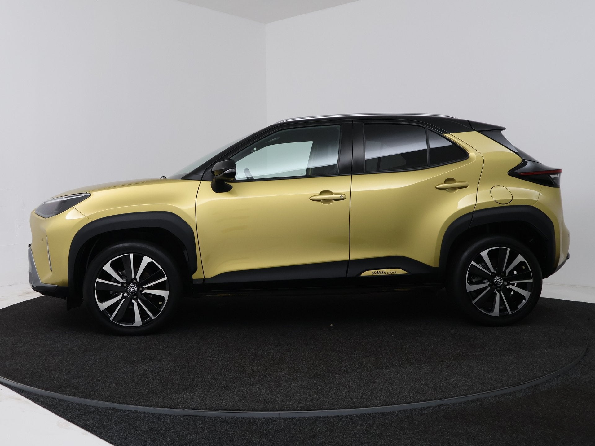 Toyota Yaris Cross 1.5 Hybrid Launch Edition | Navigatie | L, Auto's, 12 maanden, Gebruikt, 116 pk, Bedrijf