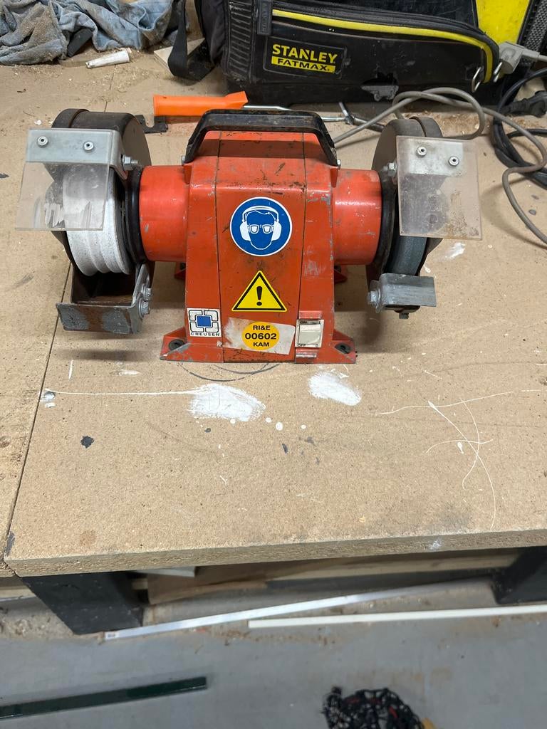 Creusen Slijpmachine - Robuuste Werkbankslijpmachine, Ophalen of Verzenden, Gebruikt, Minder dan 700 watt, Werkbankslijpmachine