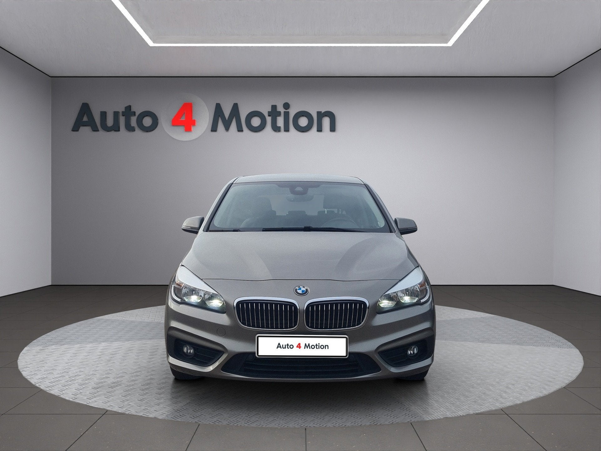 BMW 2-serie Active Tourer 216d High Executive Met LED I NAVI, Auto's, Voorwielaandrijving, Dealer onderhouden, Gebruikt, Automatische klimaatregeling