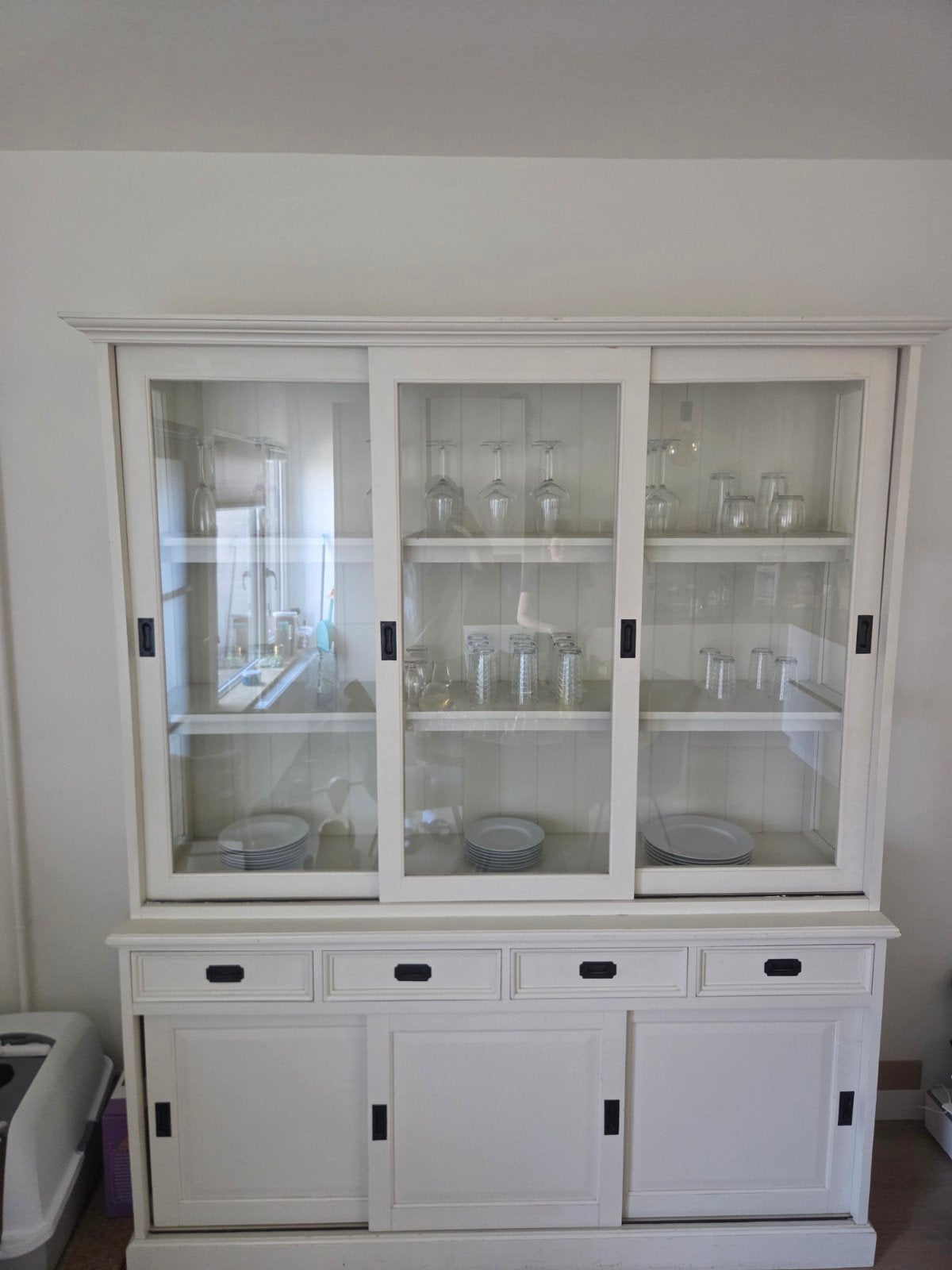 Ruime gebroken witte kast met glas en lades, Ophalen, Gebruikt, Met deur(en), 150 tot 200 cm